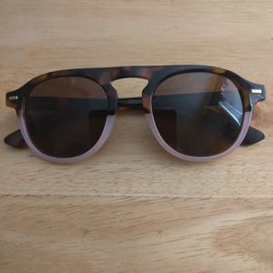 Peepers Neptune Polarized Sunglasses Women’s 50-22-148 Round Tortoise/Pink
